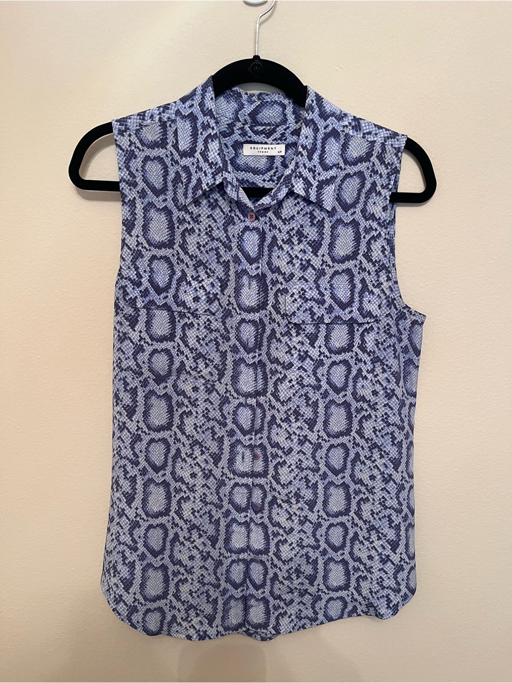 Equipment 100% Silk Sleeveless Snake-Print Blouse in Blue and White